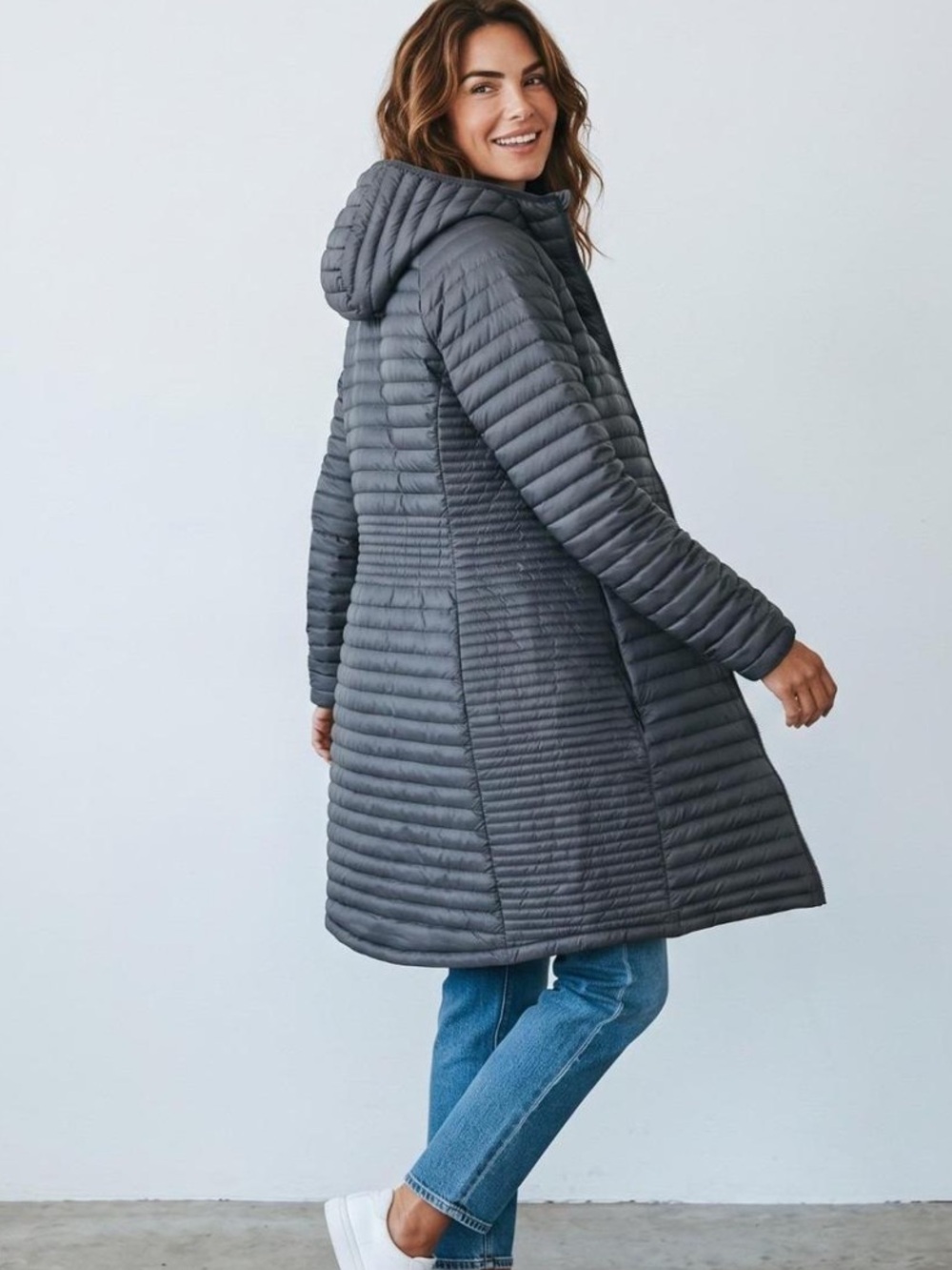 L.L. Bean Women's M Gray Hooded Ultralight Down Puffer Long 850 Stowaway coat